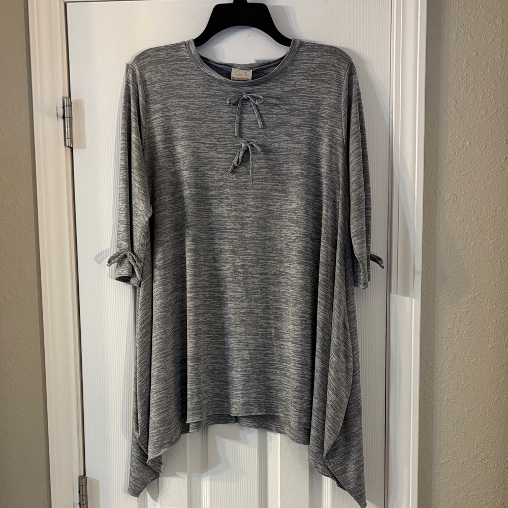 Stylish Gray Women's Tunic Top